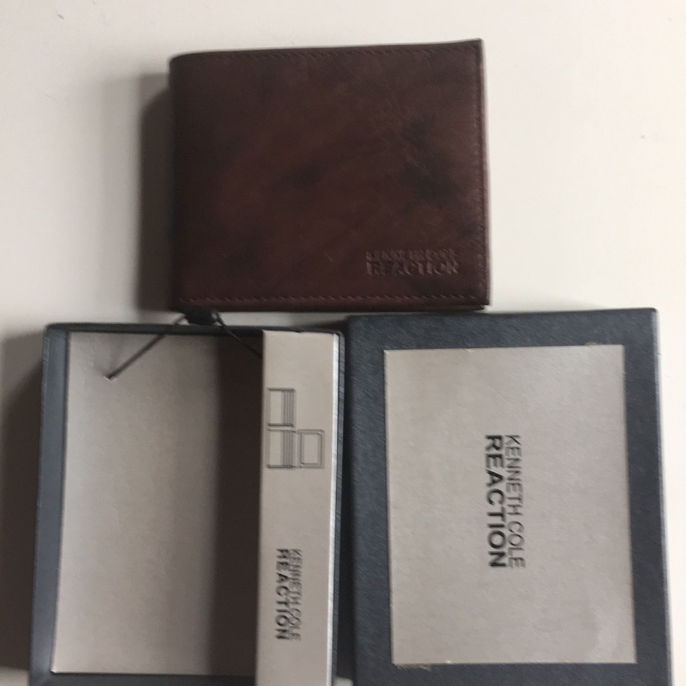 Kenneth Cole Reaction Leather wallet